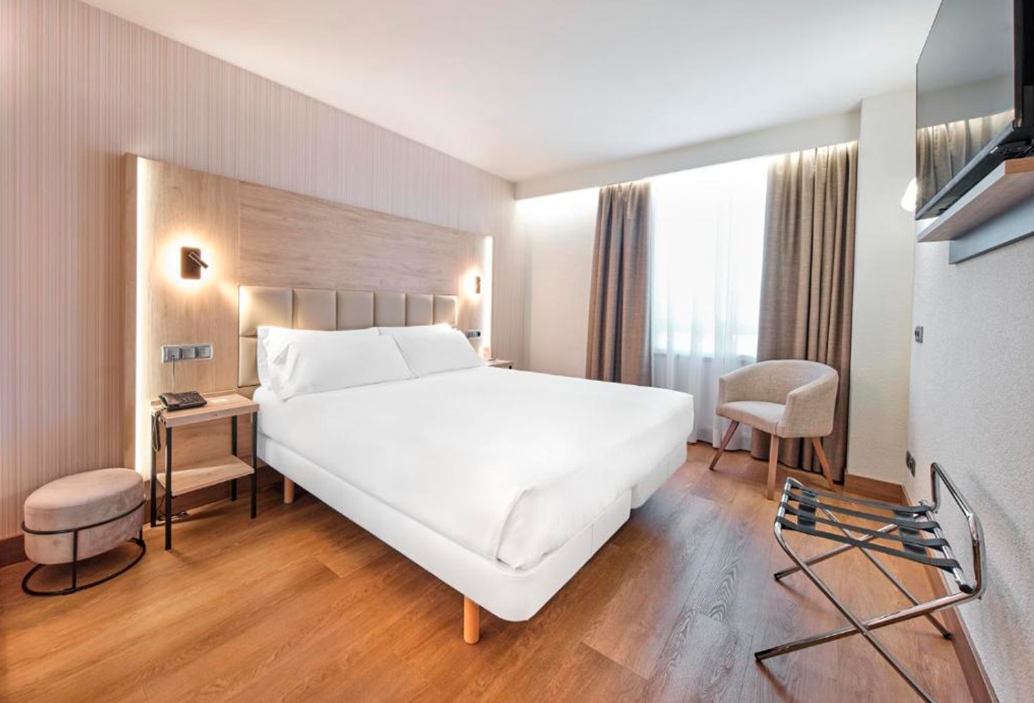 https://decostudio.com/en/our-projects/hotel-albret/