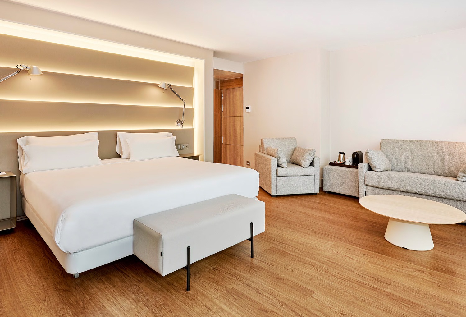https://decostudio.com/en/our-projects/hotel-sants-barcelona/