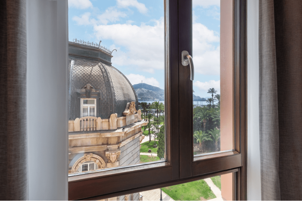 Ventana de hotel